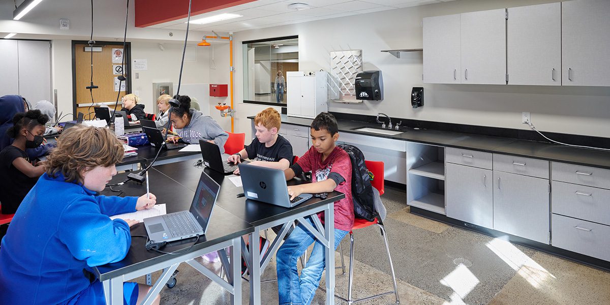 Students in tech lab